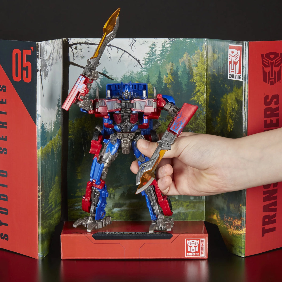 Voyager Class Optimus Prime Action Figure I8572