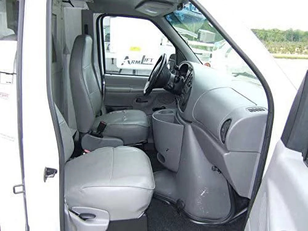 Front Bucket Seats without Armrests in Gray P433674