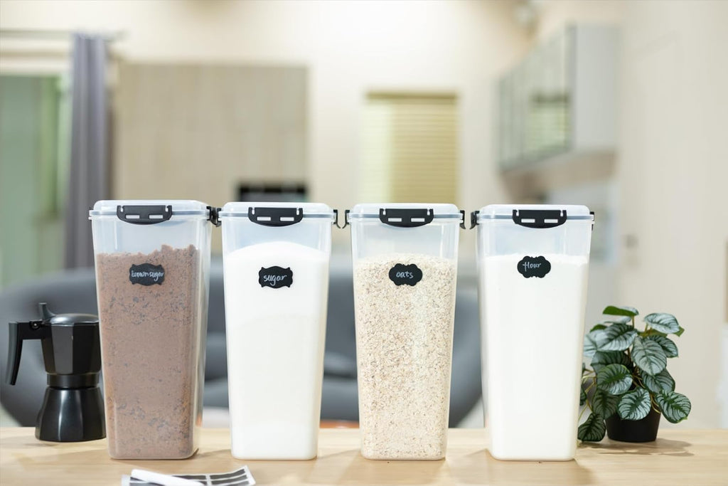 Set of 4 Plastic Airtight Food Storage Containers with Lids Y8688