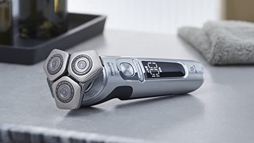 Wet and Dry Electric Shaver with SkinIQ A390